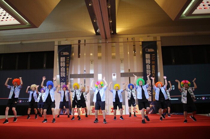 112工管班班際表演。吳佳汾／攝影