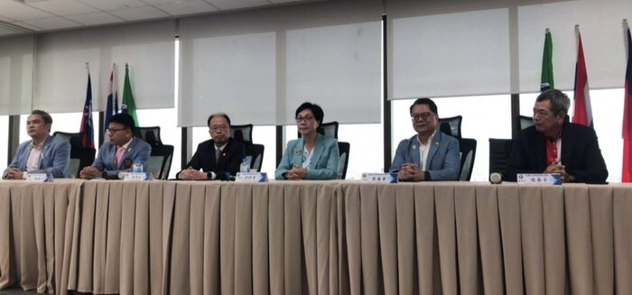 2024慧智論壇-泰國場,昨(15)日在泰國台商總會登場。臺北科大EMBA校友會... 2024慧智論壇-泰國場,昨(15)日在泰國台商總會登場。
