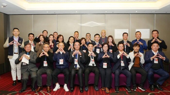 新任第九屆理監事幹部群合影。圖片