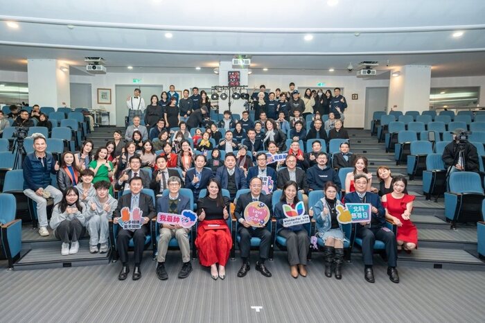 臺北科技大學EMBA愛樂社慈善音樂會大合照。